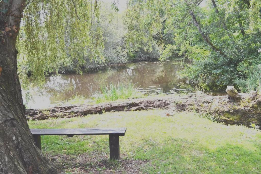 Les Bruyeres Gite Montbron Экстерьер фото